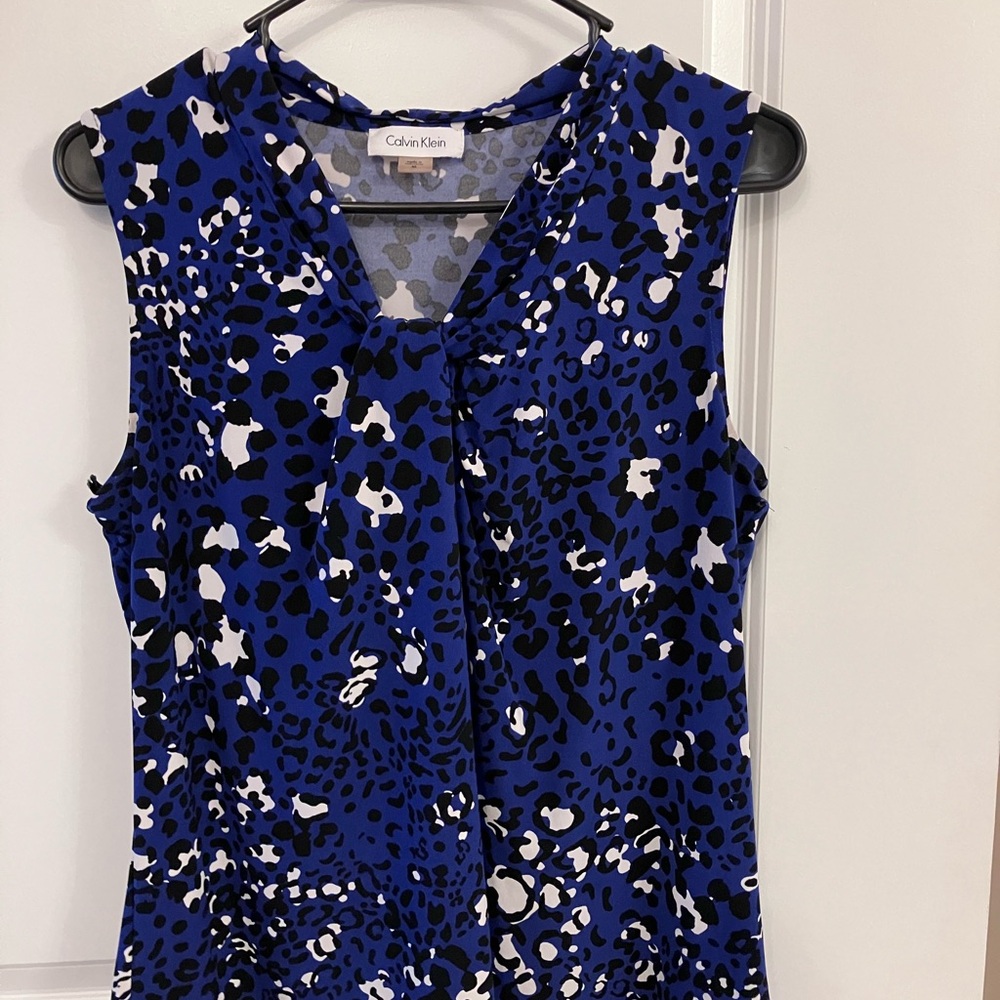 Calvin Klein Women's Blue and Black Patterned Blouse